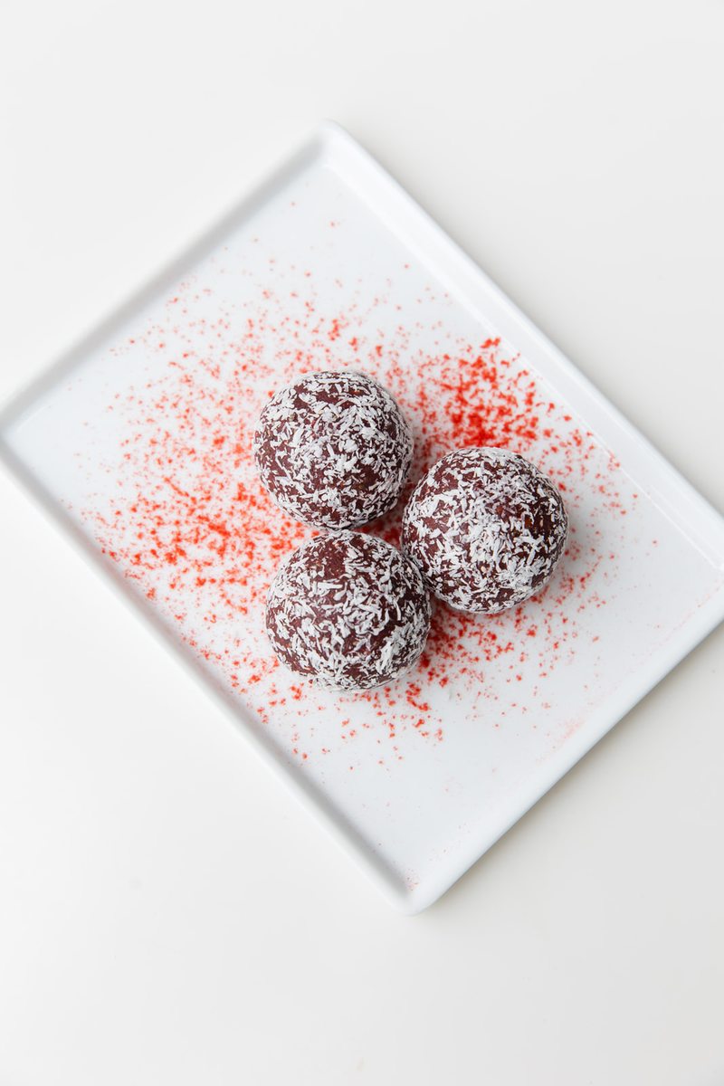 E+ROSE booster bites dusted with strawberry and beet powder