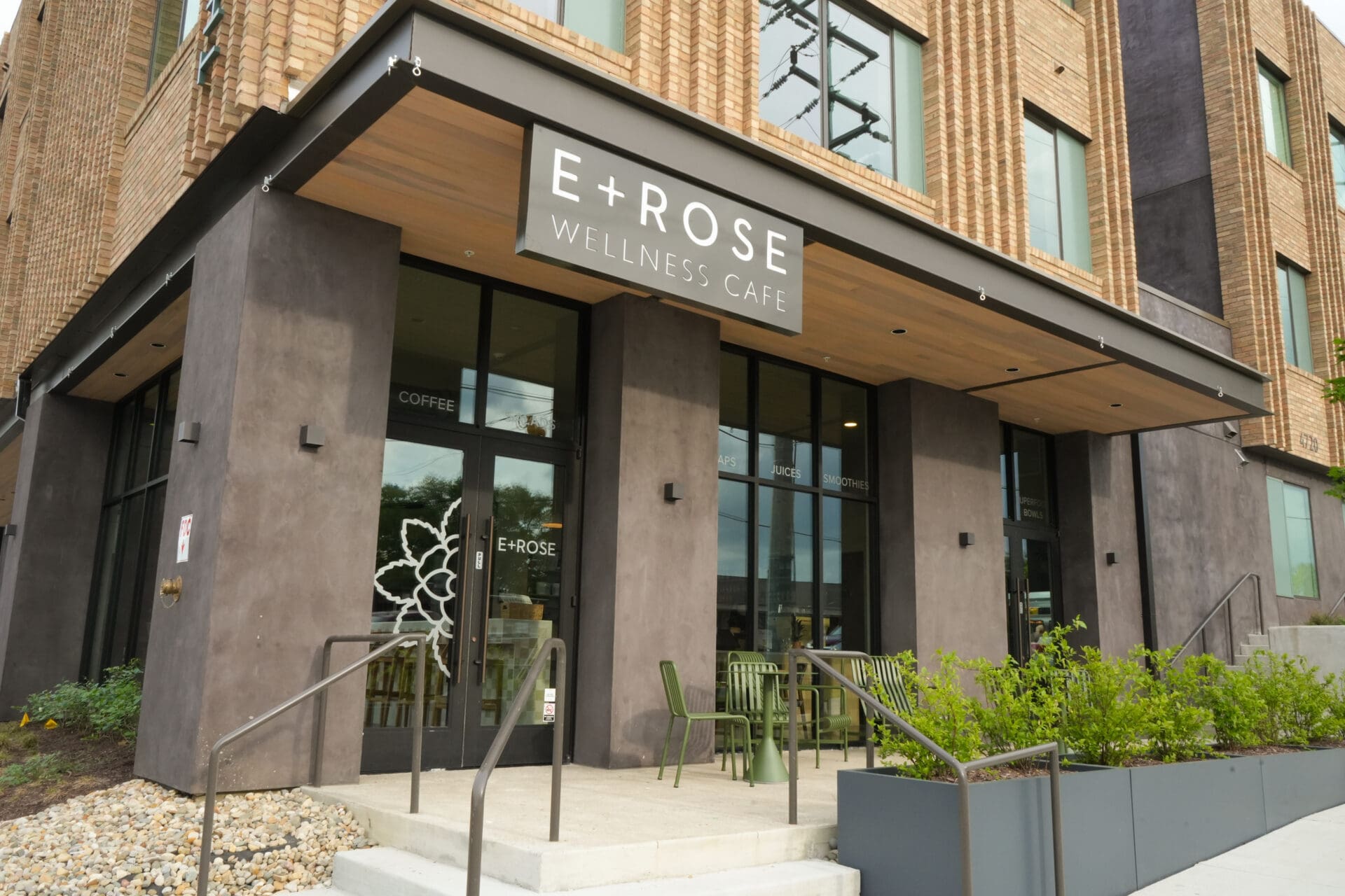 E+ROSE cafe exterior
